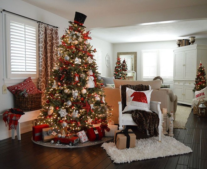 1.-12-Bloggers-of-Christmas-with-Balsam-Hill-Fox-Hollow-Cottage-Classic-Holiday-Home-Decorating-in-Buffalo-Check-Plaid-and-Snowmen-800x656