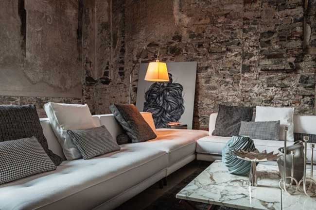interior-design-ideas-living-room-sofa-marble-coffee-table-Industrial-Design-gray-white-black-reading-lamp-modern